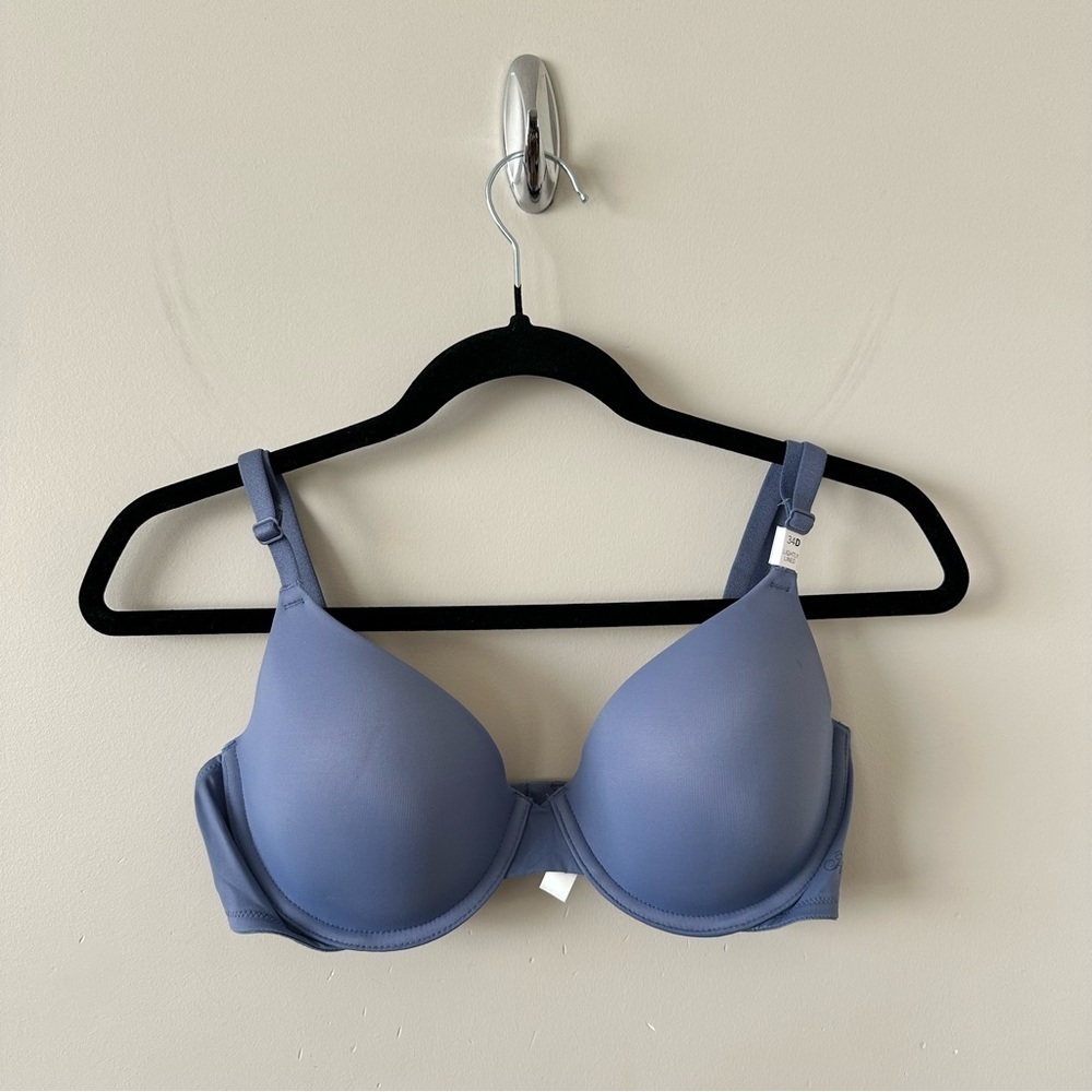 NWOT-PinkVictoria Secret Lightly Padded Bra (Size:34D)